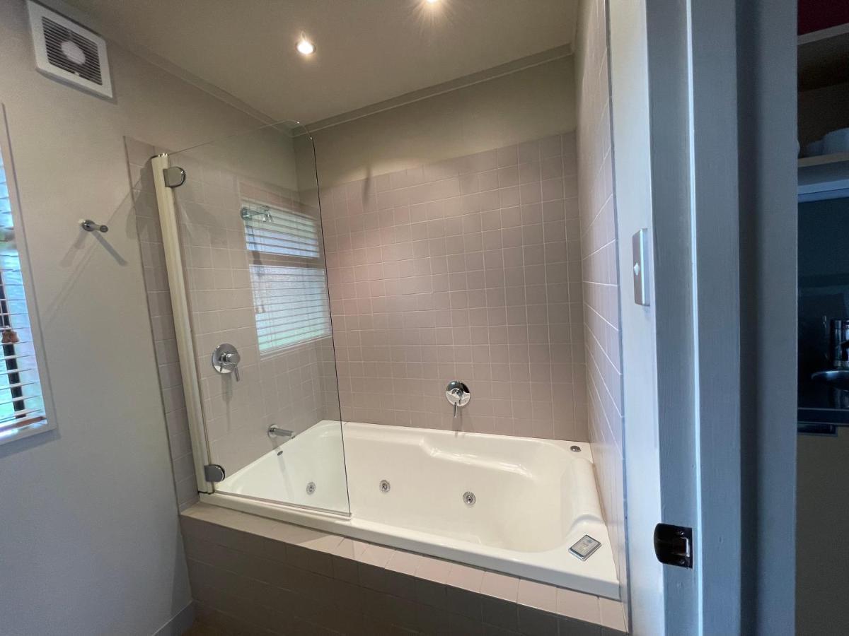 Bentleys Motor Inn Palmerston North Kültér fotó
